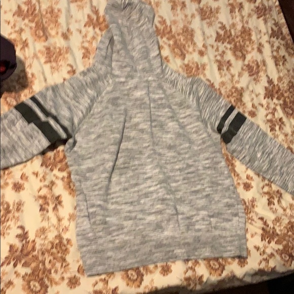 No limits hooded sweater - Picture 2 of 3